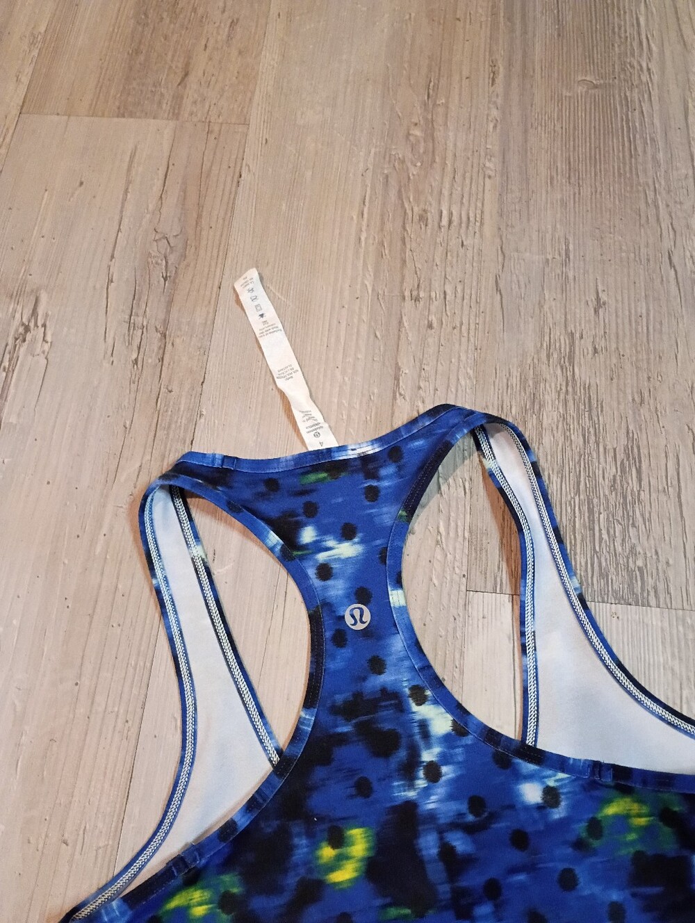 Lululemon - Picture 5 of 6